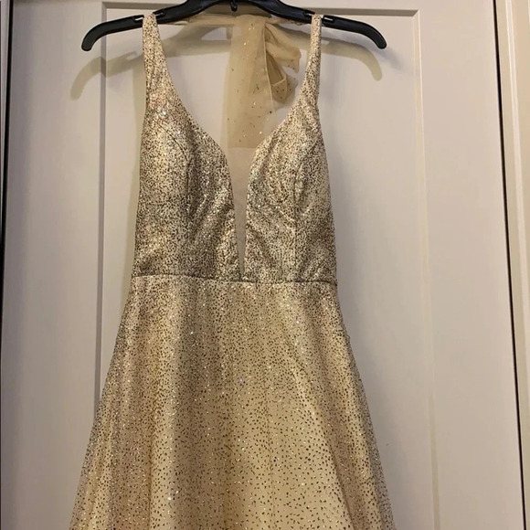 B. Darlin Sequin Gold Confetti Dress Halter Long Gown Size 4 NWT - Picture 2 of 8